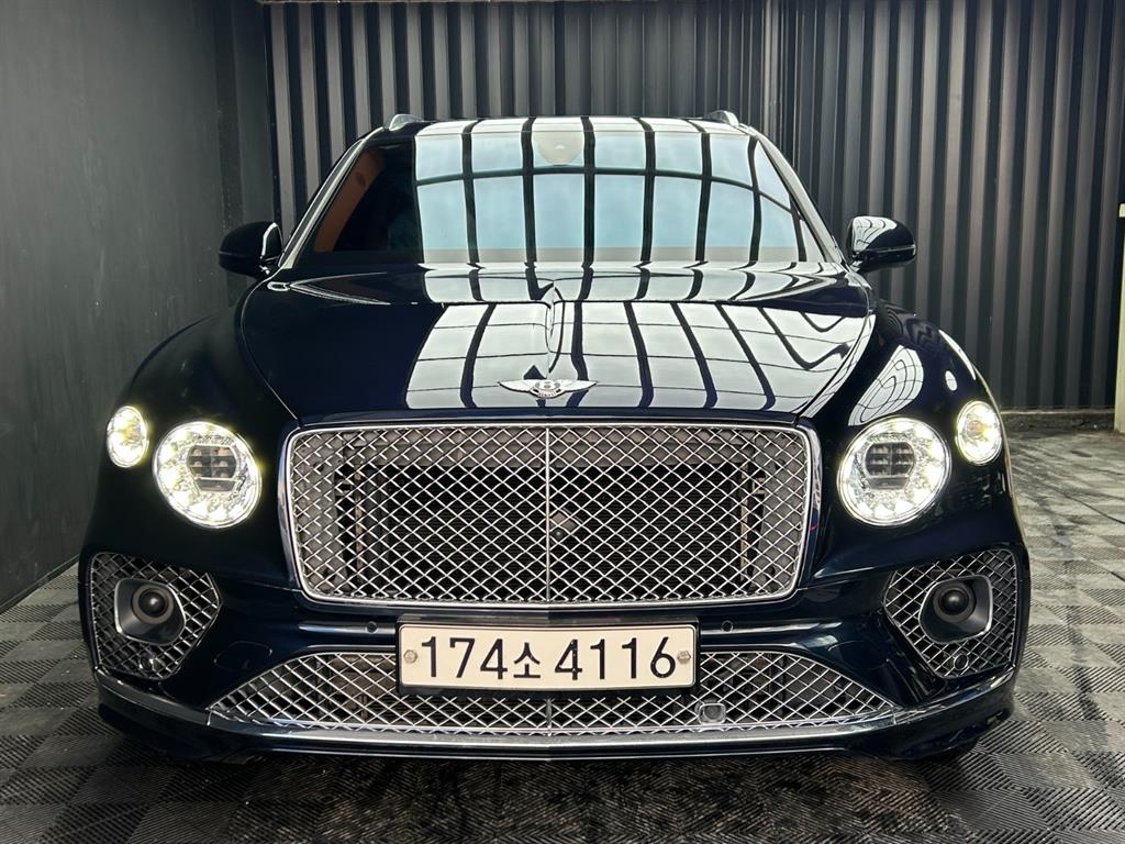 벤테이가 4.0 V8 2022년식