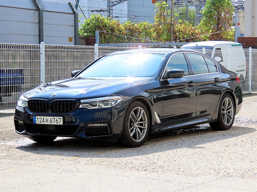 BMW 5시리즈 520d M 스포츠 플러스 사진 2/20