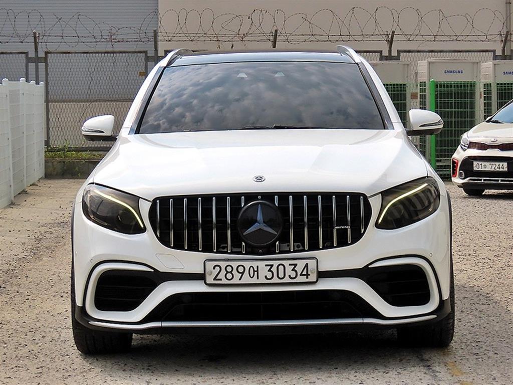 벤츠 GLC 클래스 AMG GLC 63 4MATIC+ 사진