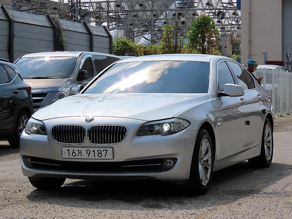 BMW 5시리즈 520d 사진 2/20