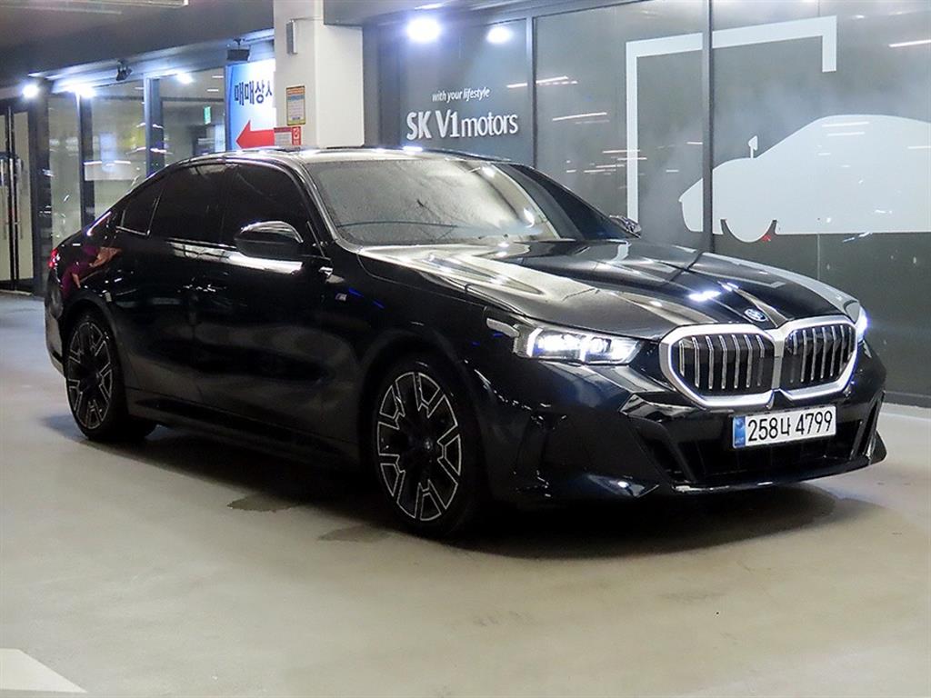 BMW 5시리즈 530e M 스포츠 사진 2/20