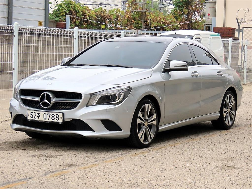 벤츠 CLA 클래스 CLA 200d 네비 사진 2/20