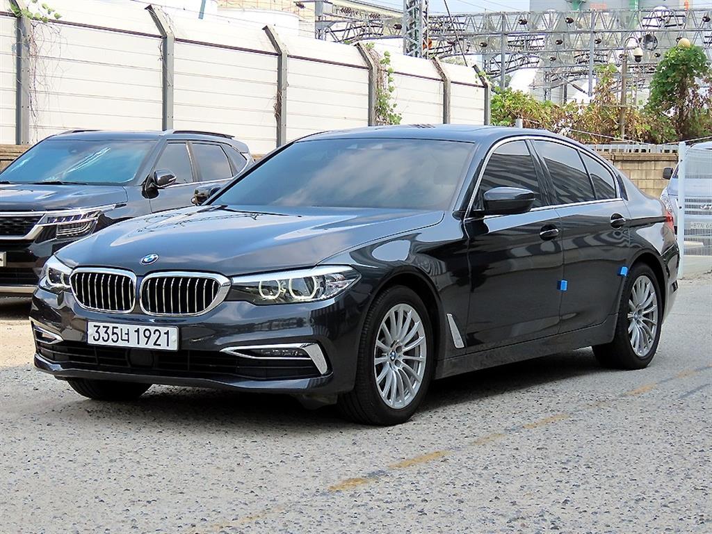 BMW 5시리즈 520i 럭셔리 사진 2/20