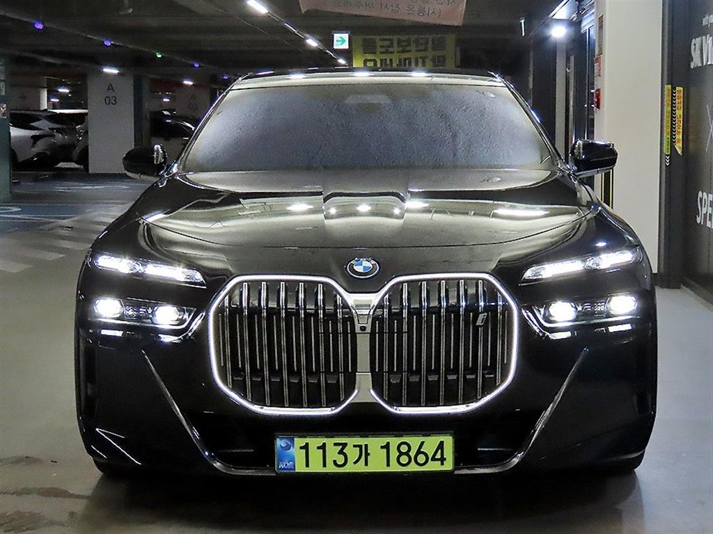 BMW i7 eDrive 50 M 스포츠 리미티드 사진