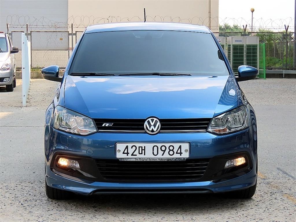 폴로 1.4 TDI 블루모션 R-LINE 2016년식