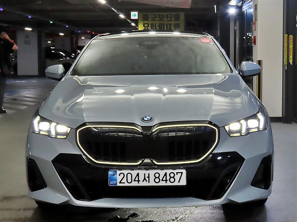 BMW 5시리즈 530e M 스포츠 프로 사진