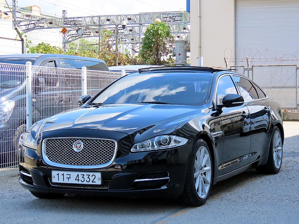 재규어 XJ 3.0D 프리미엄 럭셔리 LWB 사진 2/20