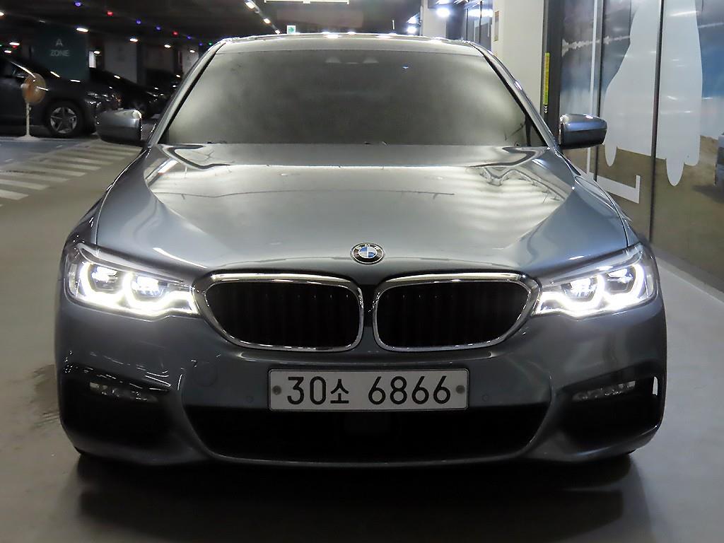 BMW 5시리즈 530i xDrive M 스포츠 플러스 사진