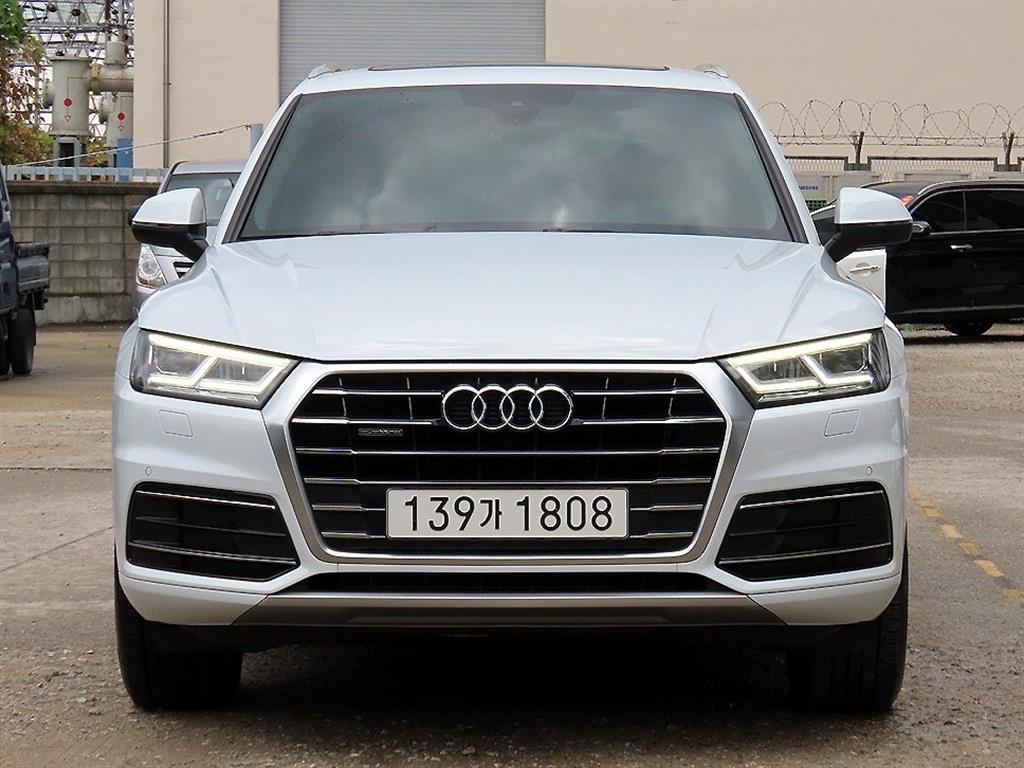 Q5 (FY) 45 TFSI 콰트로 2020년식