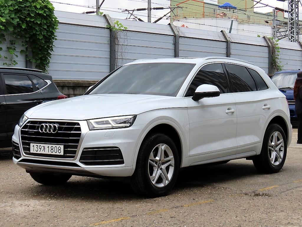 아우디 Q5 45 TFSI 콰트로 사진 2/20