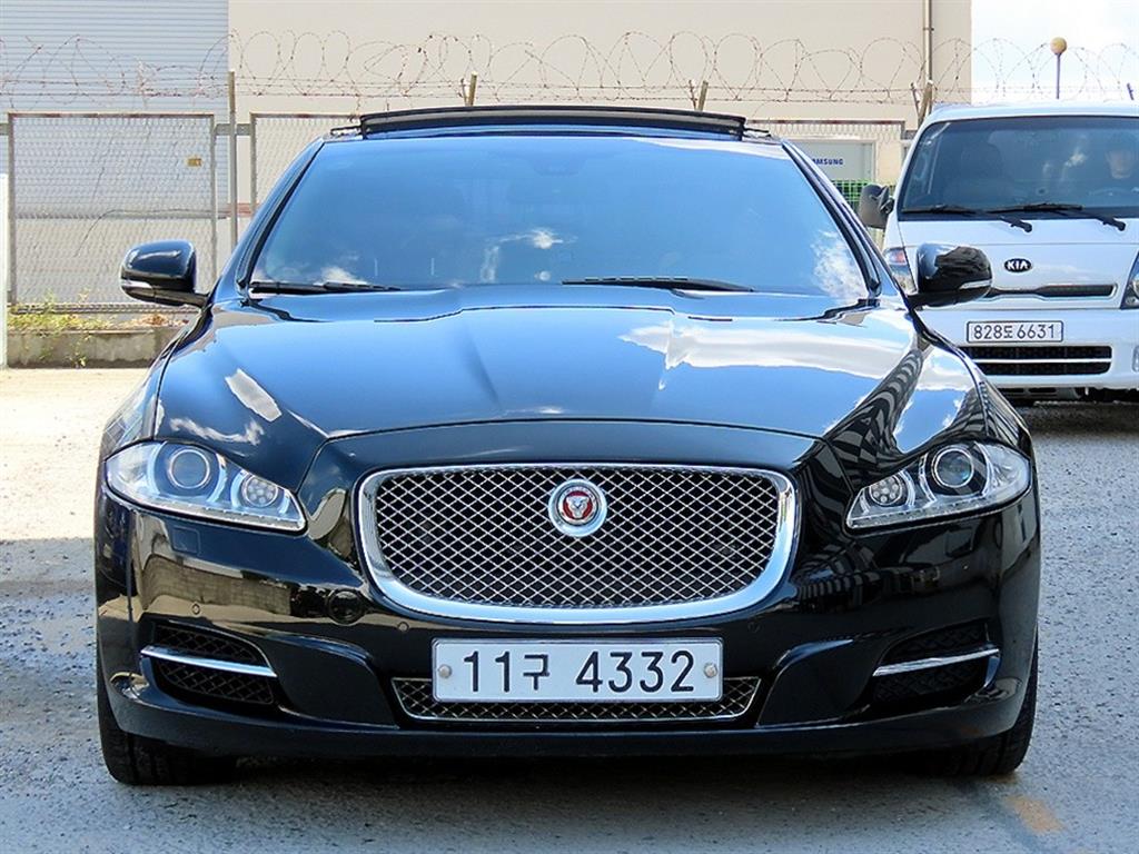 XJ (X351) 3.0D 프리미엄 럭셔리 LWB 2015년식