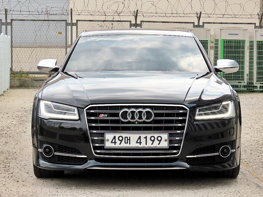 S8 4.0 TFSI 콰트로 2015년식