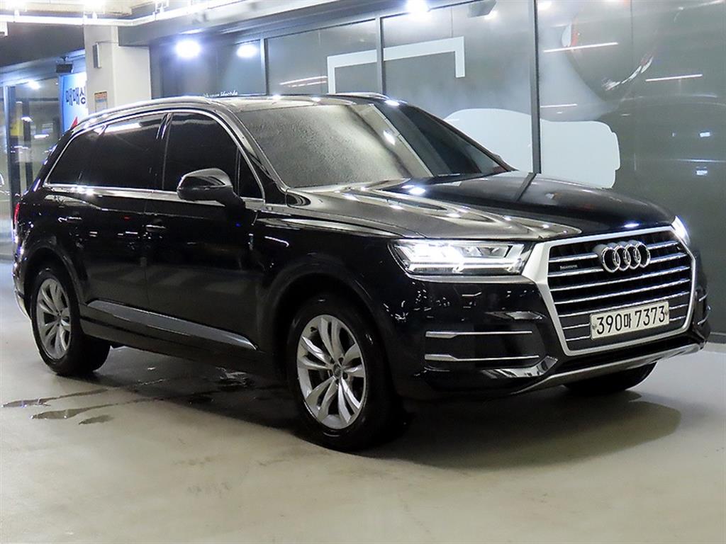 Q7 (4M) 45 TFSI 콰트로 2019년식