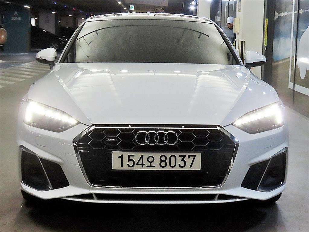 아우디 A5 40 TDI 콰트로 프리미엄 스포트백 사진