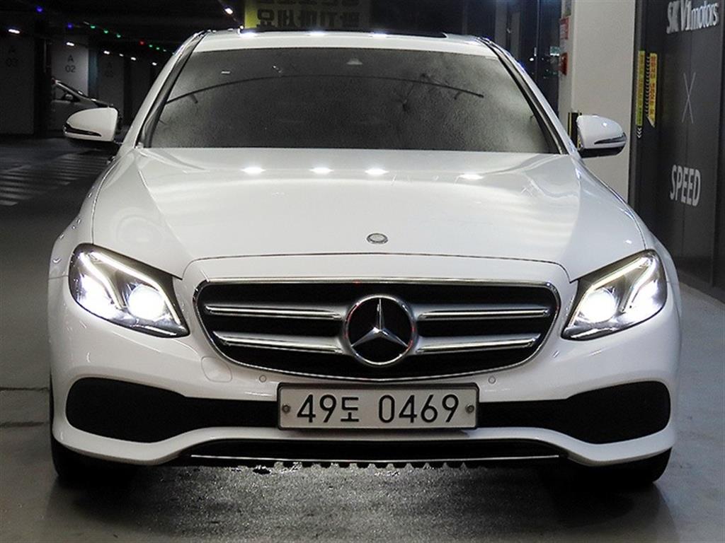 벤츠 E 클래스 E220d 아방가르드 사진