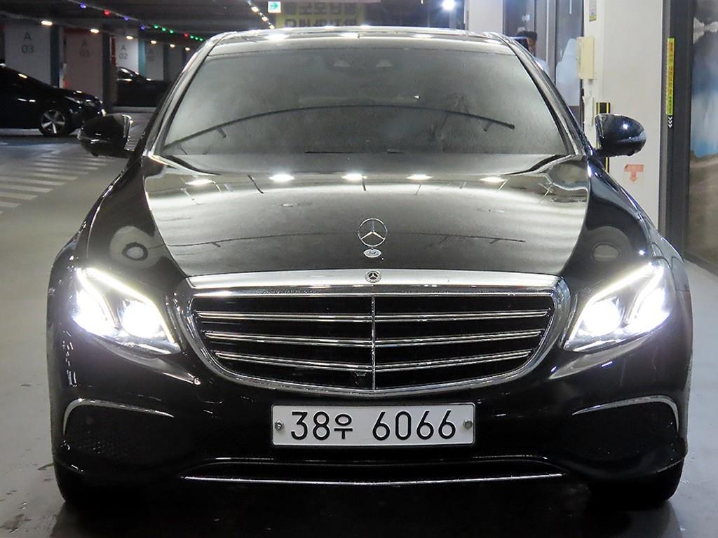 벤츠 E 클래스 E300 4MATIC 익스클루시브 사진