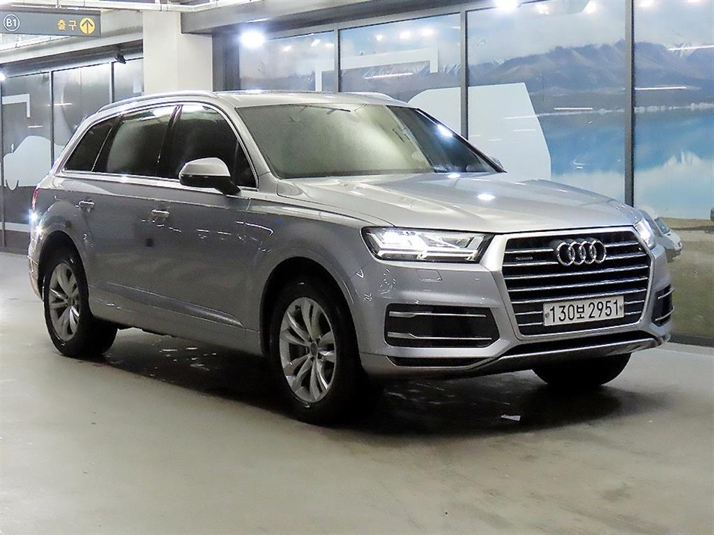 Q7 (4M) 45 TFSI 콰트로 2019년식