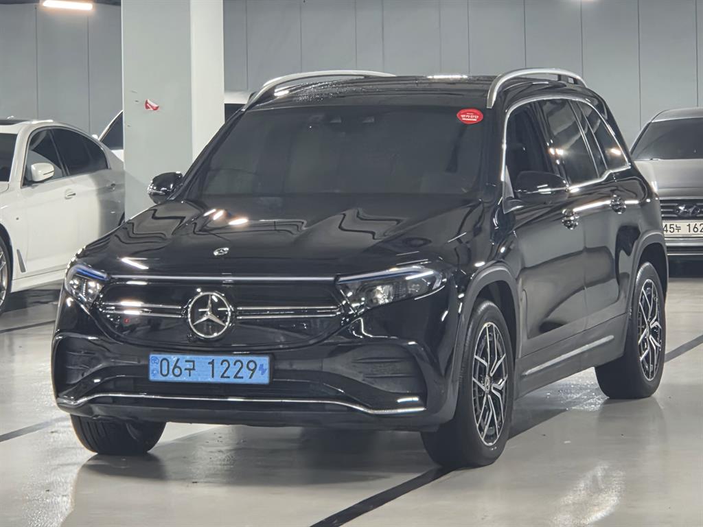 EQB (X243) EQB 300 4MATIC AMG 라인 2023년식