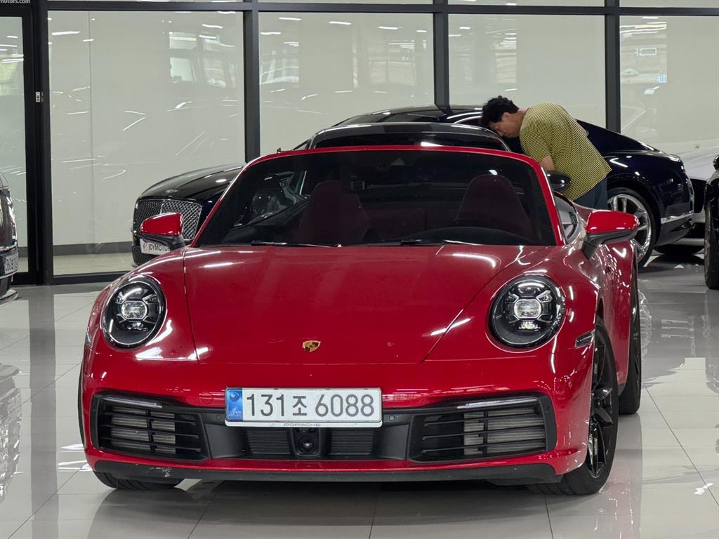 911(992) 카레라 카브리올레 2024년식