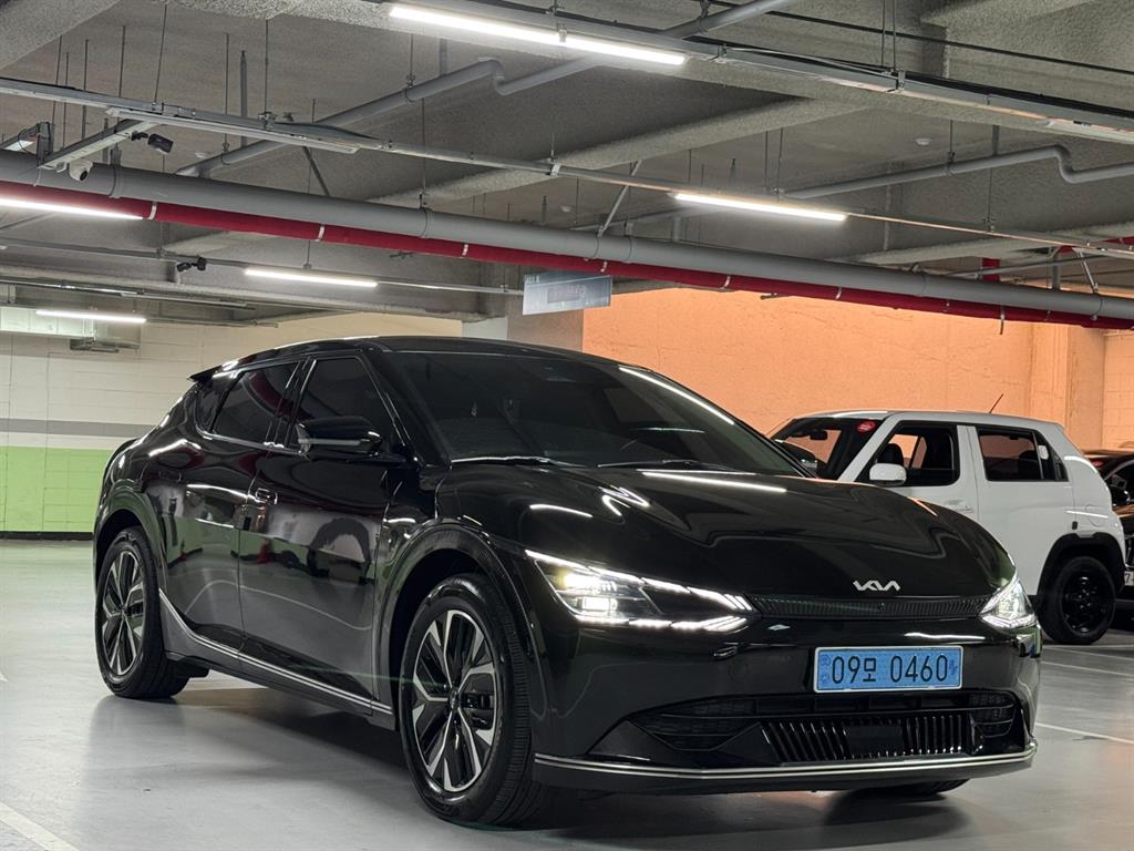 기아 EV6 롱레인지 AWD 어스 사진 2/20