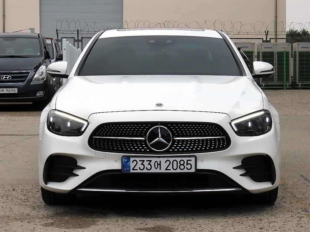 벤츠 E 클래스 E220d 4MATIC AMG라인 사진