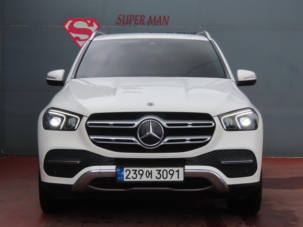 벤츠 GLE 클래스 GLE 300d 4MATIC 사진 2/20