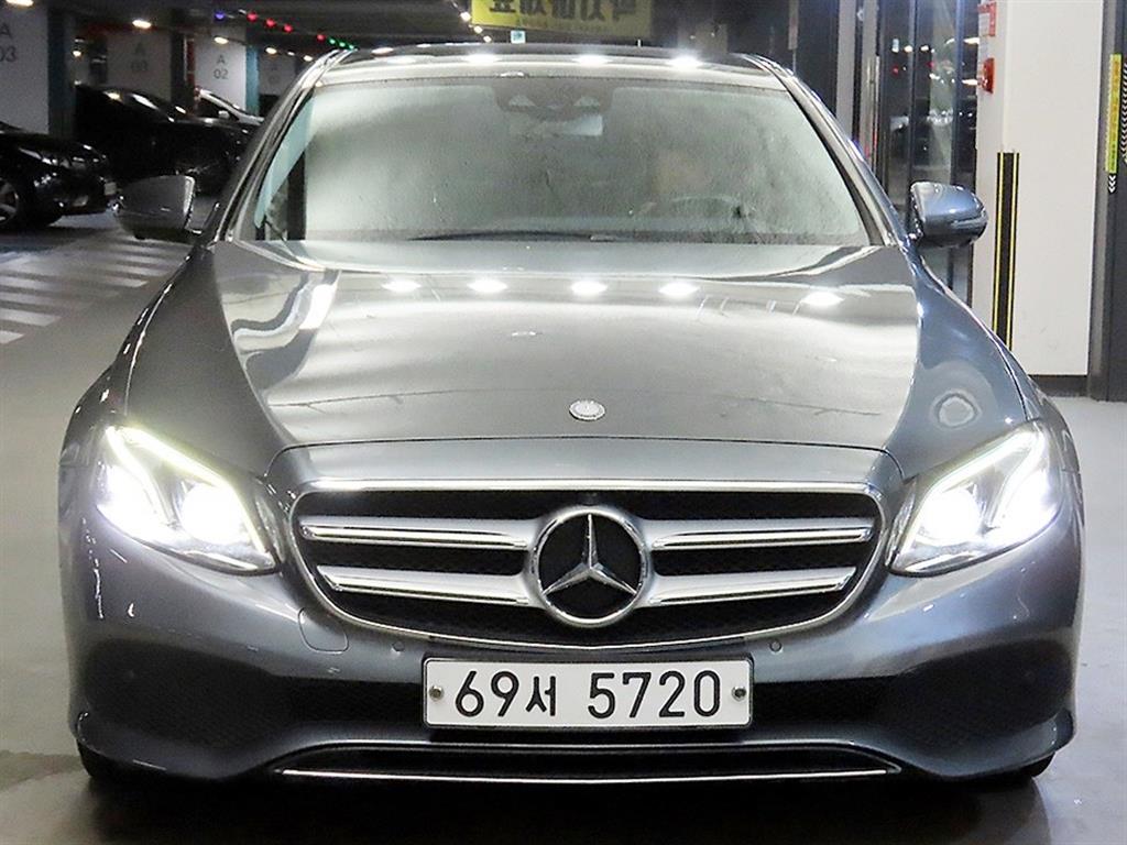벤츠 E 클래스 E300 4MATIC 아방가르드 사진