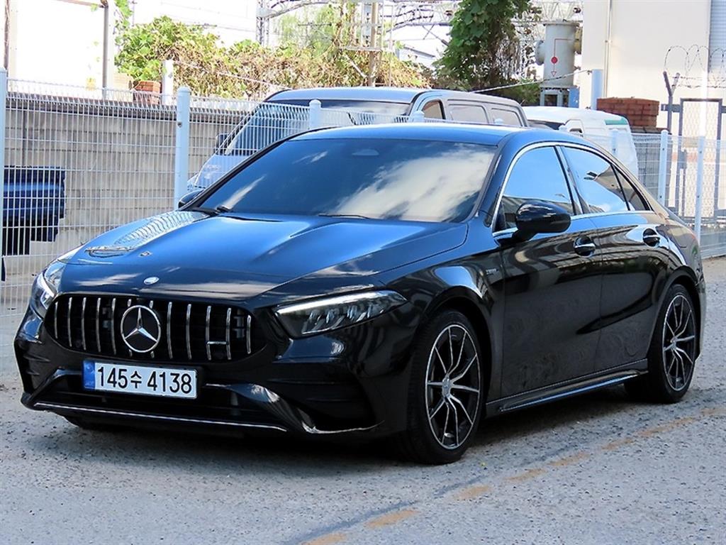 벤츠 A 클래스 AMG A35 4MATIC 세단 사진