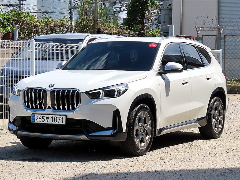 BMW X1 xDrive 20i xLine 사진 2/20