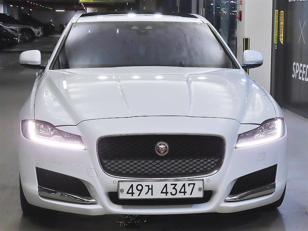 재규어 XF 2.0D 프레스티지 사진