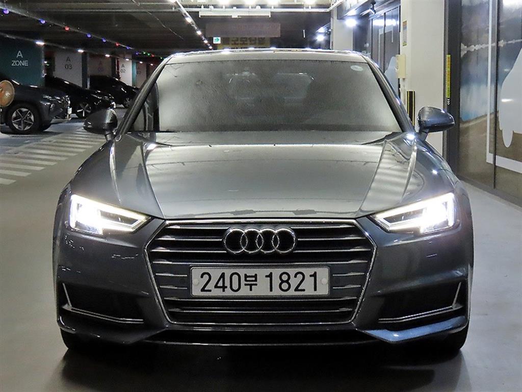 아우디 A4 40 TFSI 사진