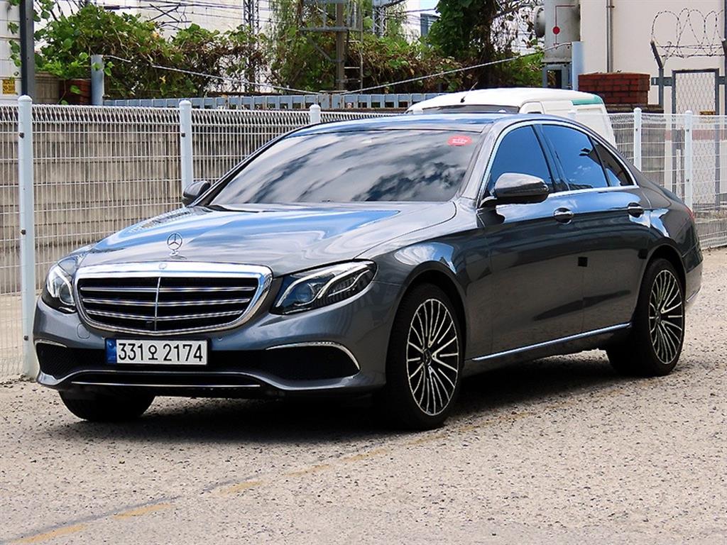 벤츠 E 클래스 E300 아방가르드 사진