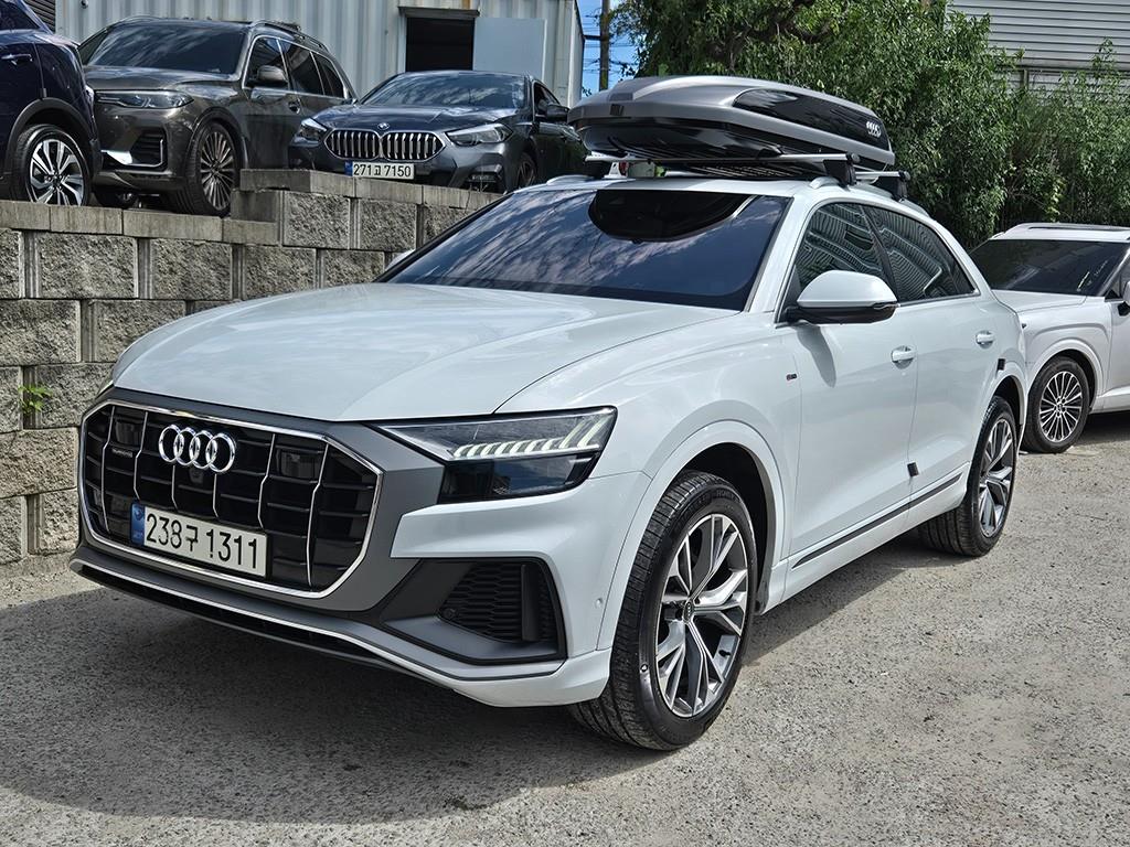 아우디 Q8 50 TDI 콰트로 프리미엄 사진 2/20