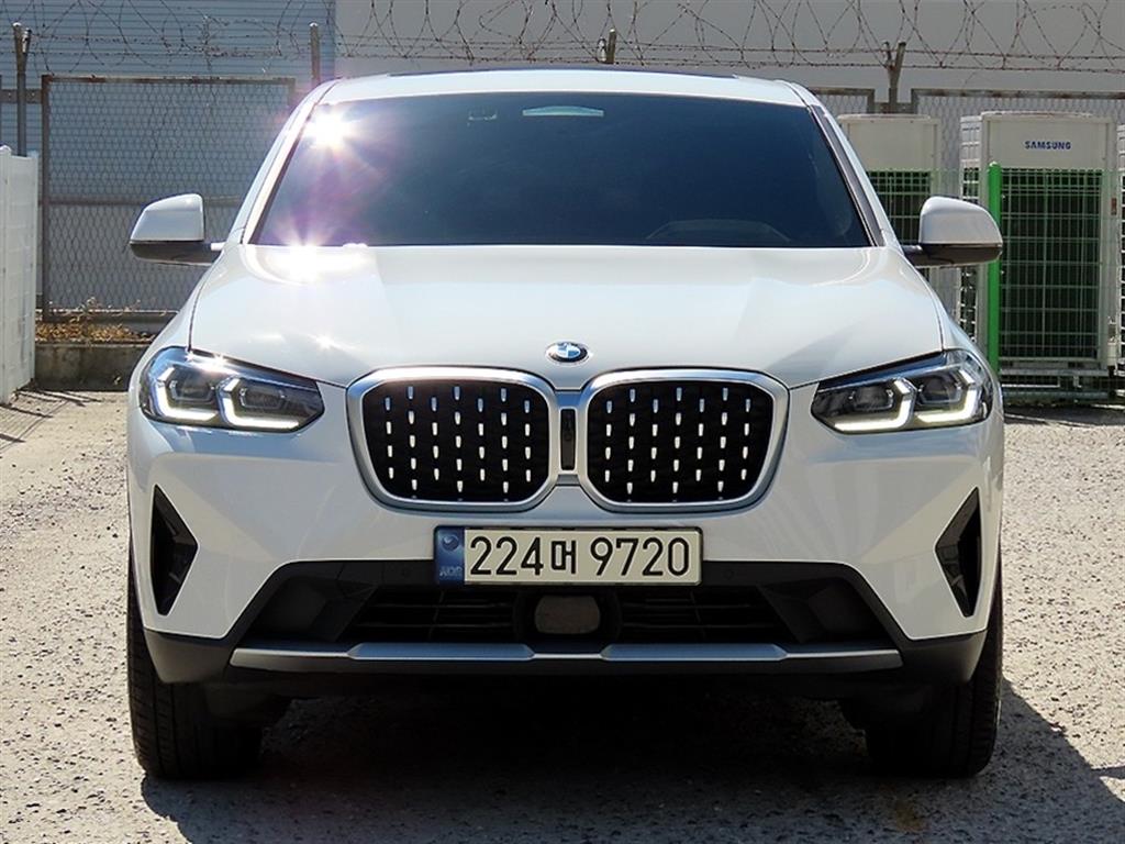 BMW X4 xDrive 20i xLine 사진