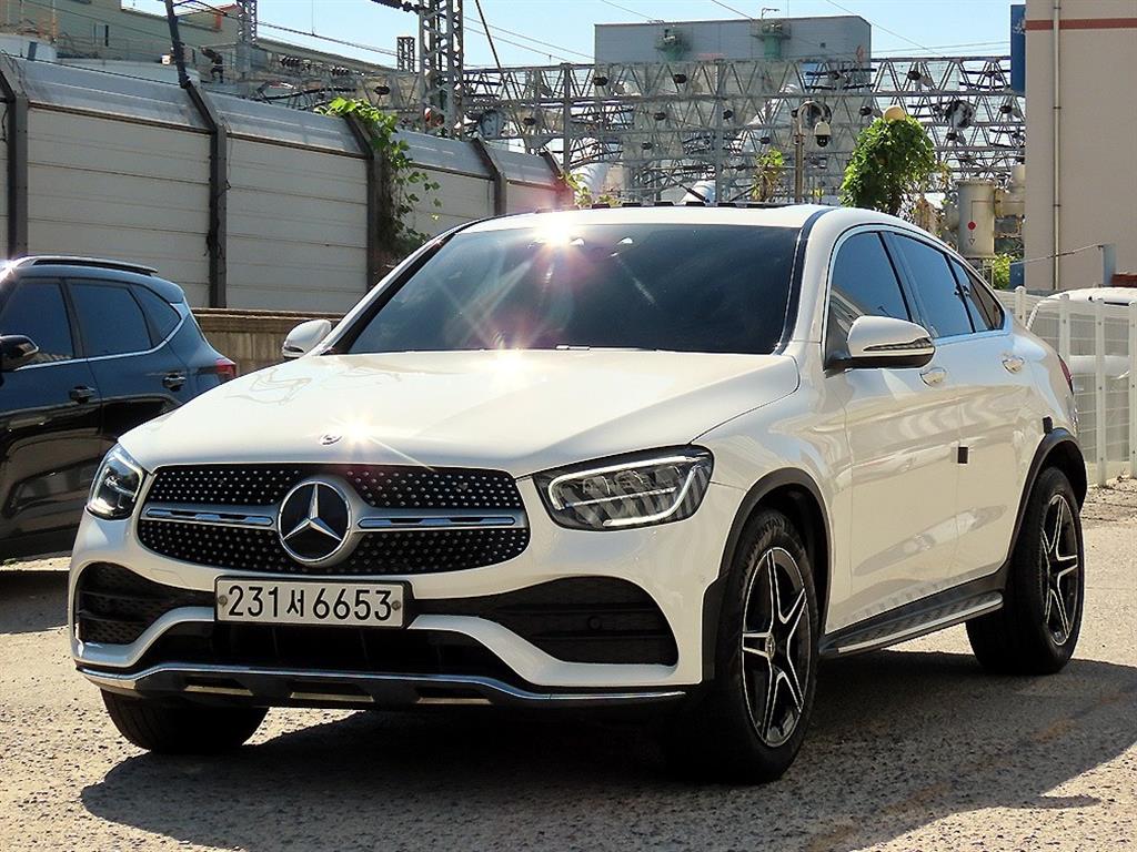 벤츠 GLC 클래스 GLC 300 4MATIC 쿠페 사진 2/20