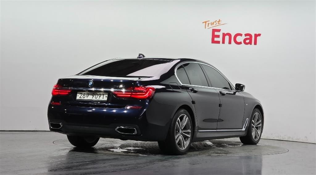 BMW 7시리즈 730d xDrive M 스포츠 사진 2/20