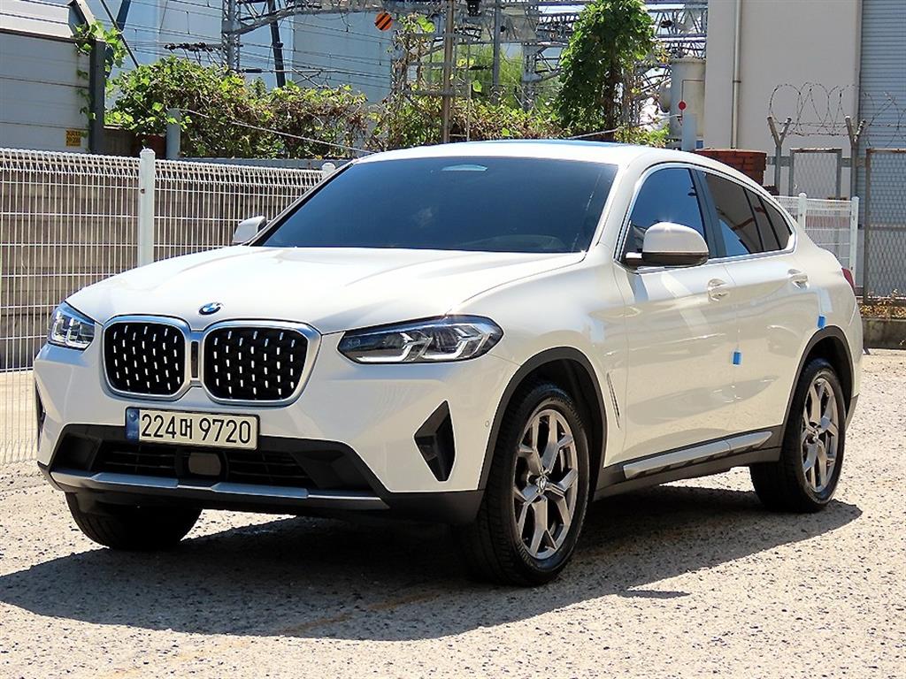 BMW X4 xDrive 20i xLine 사진 2/20