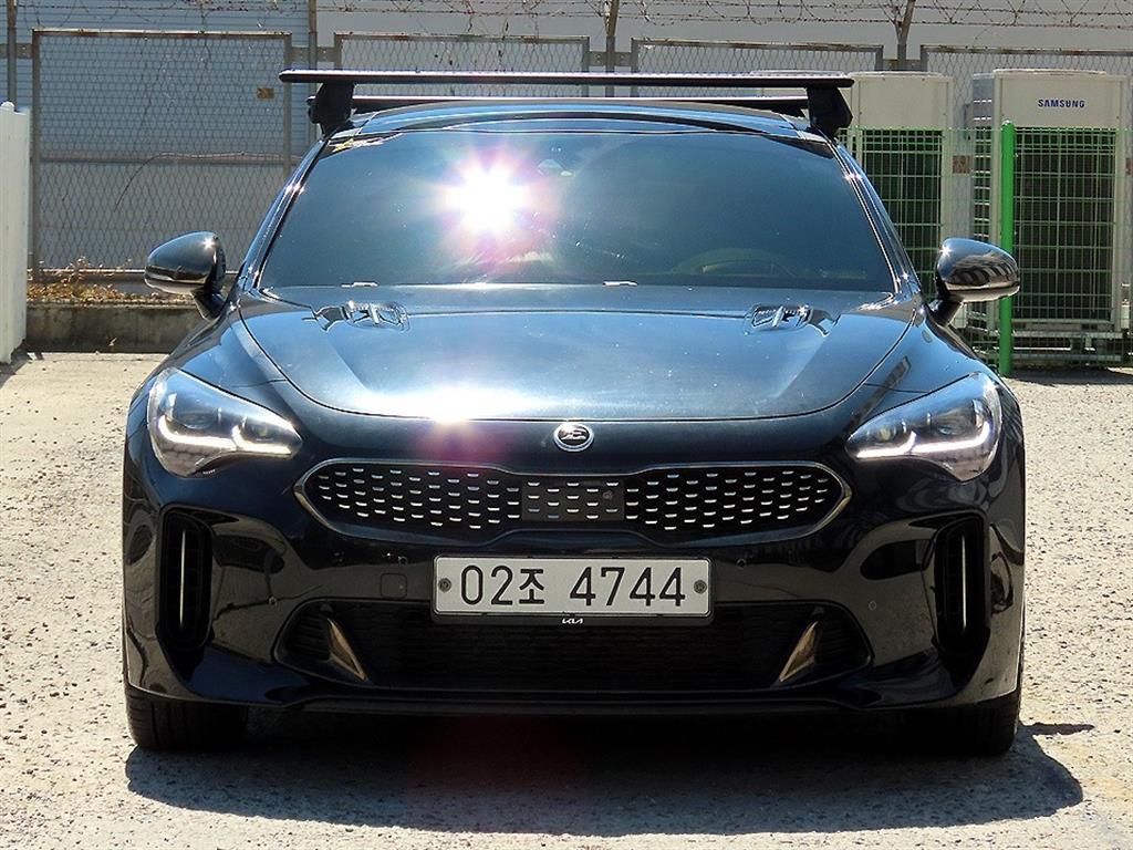 기아 스팅어 가솔린 2.0 터보 2WD 플래티넘 사진