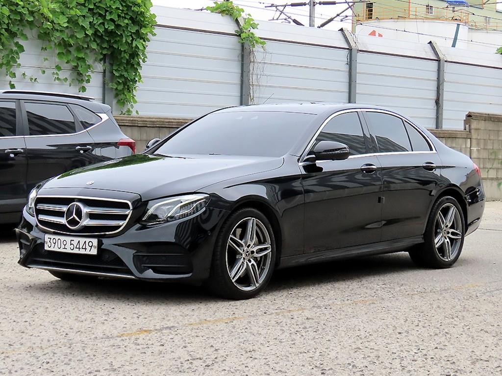 벤츠 E 클래스 E300 4MATIC 익스클루시브 사진 2/20
