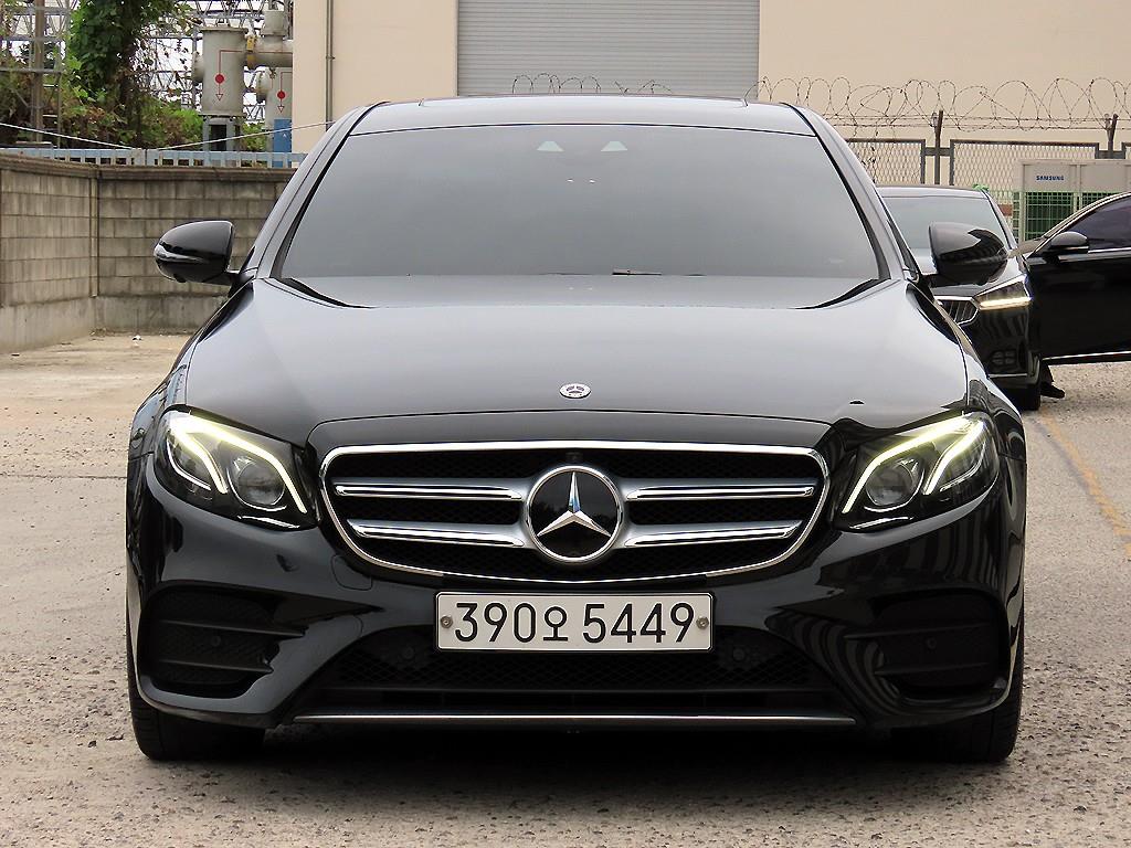 벤츠 E 클래스 E300 4MATIC 익스클루시브 사진