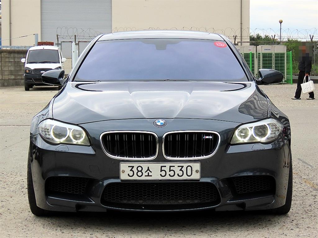 M5 (F90, F10) M5 세단 2013년식