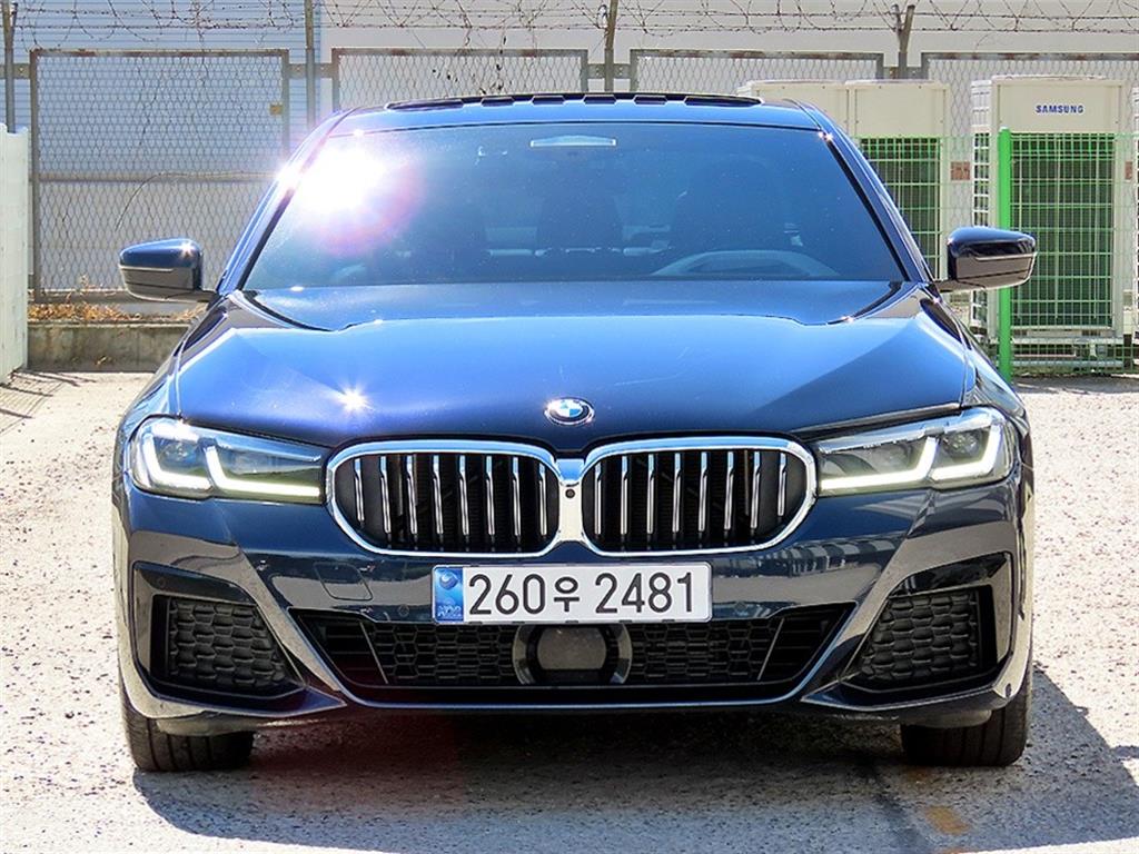 BMW 5시리즈 523d xDrive M 스포츠 사진