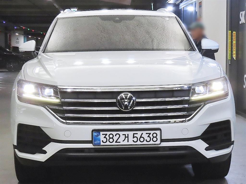 폭스바겐 투아렉 3.0 TDI 프리미엄 사진