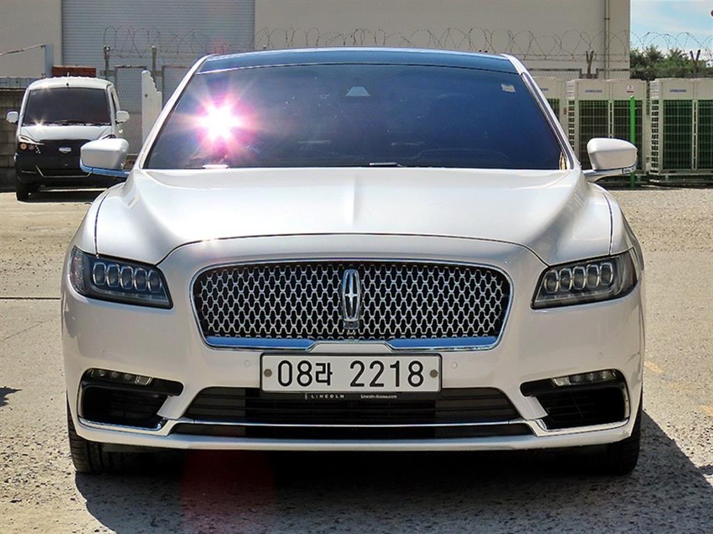 링컨 컨티넨탈 3.0 AWD 사진