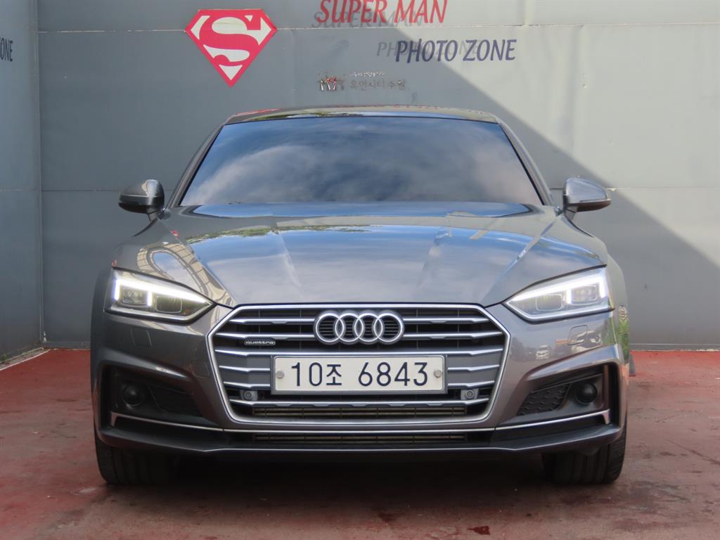 아우디 A5 45 TFSI 콰트로 프리미엄 스포트백 사진 2/20