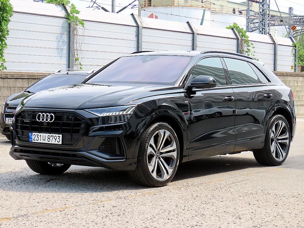 아우디 Q8 55 TFSI 콰트로 프리미엄 사진 2/20
