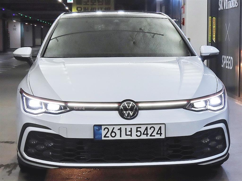 폭스바겐 골프 2.0 GTI 사진