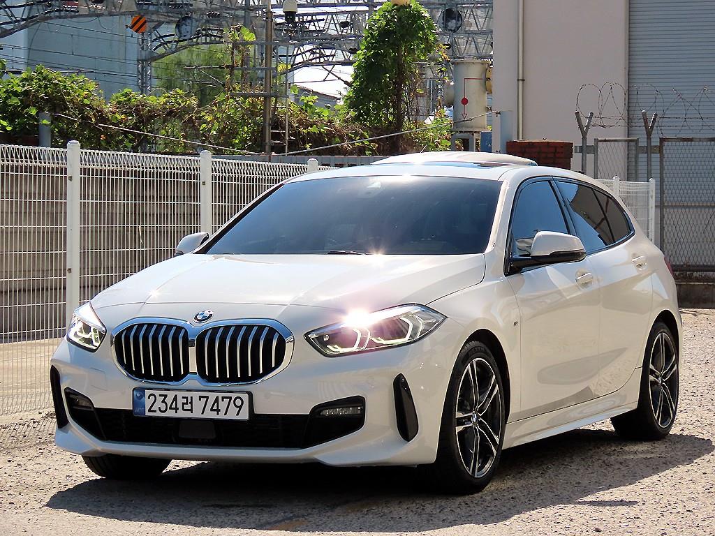 BMW 1시리즈 120i M 스포츠 사진 2/20