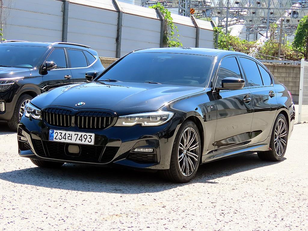 BMW 3시리즈 320i M 스포츠 사진 2/20