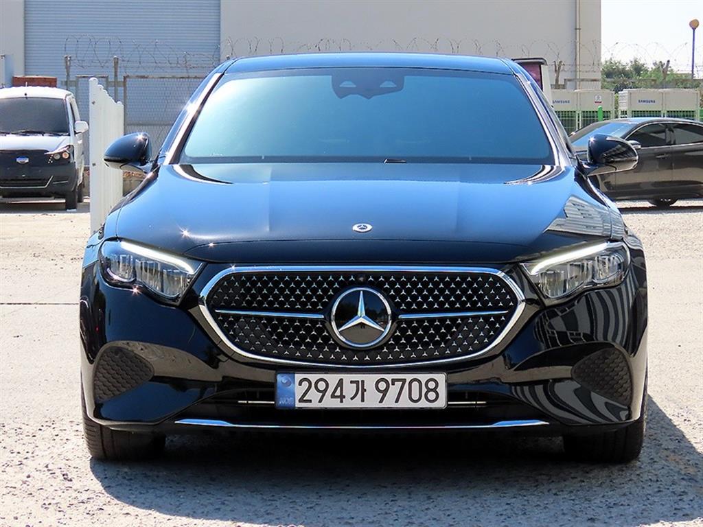 벤츠 E 클래스 E200 아방가르드 사진